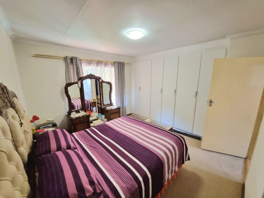To Let 2 Bedroom Property for Rent in Ridgeway Gauteng