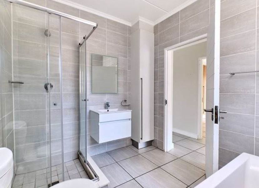 3 Bedroom Property for Sale in Waterfall Gauteng