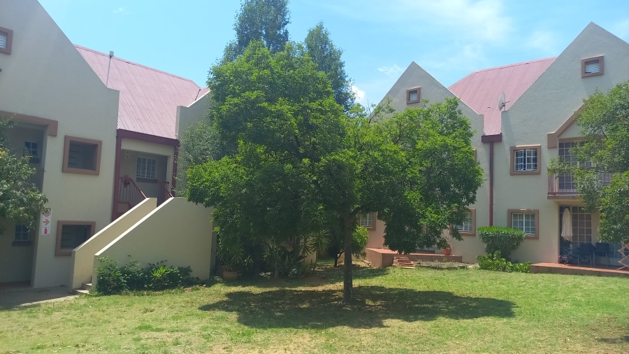 To Let 2 Bedroom Property for Rent in Noordwyk Gauteng