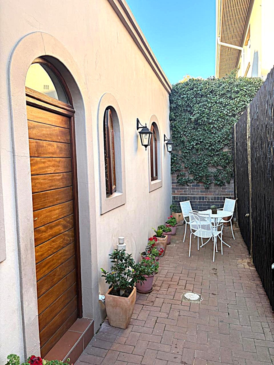 To Let 1 Bedroom Property for Rent in Greenside Gauteng