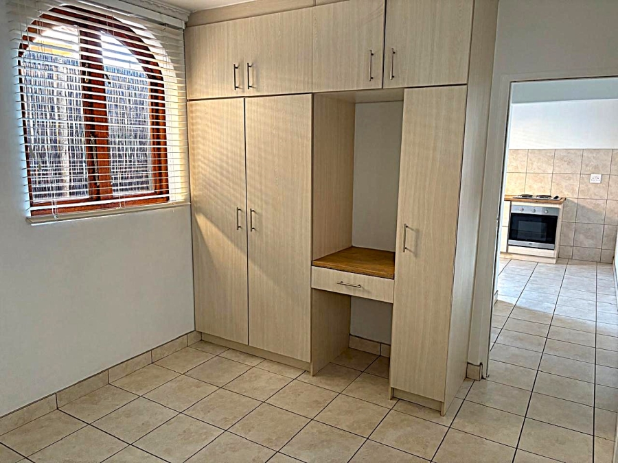 To Let 1 Bedroom Property for Rent in Greenside Gauteng