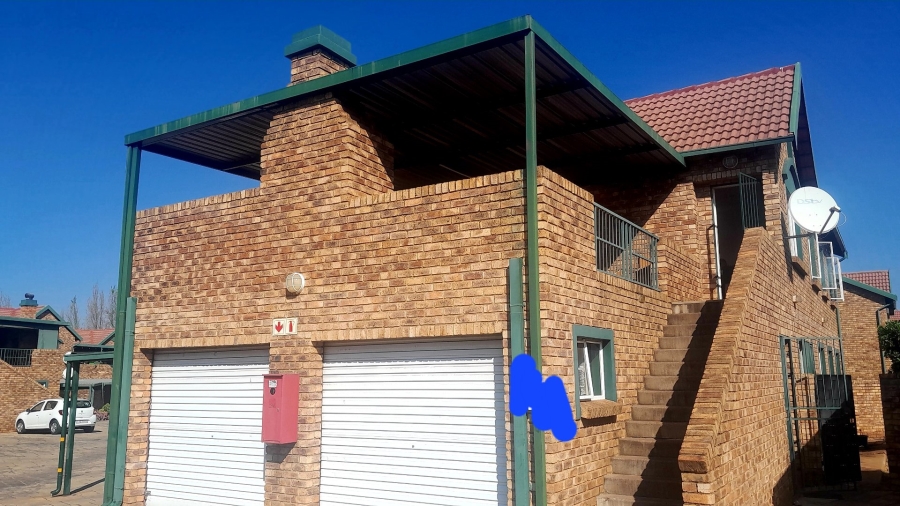 3 Bedroom Property for Sale in Die Hoewes Gauteng