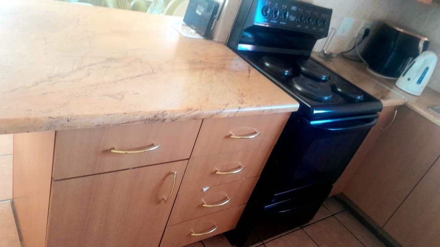 3 Bedroom Property for Sale in Die Hoewes Gauteng