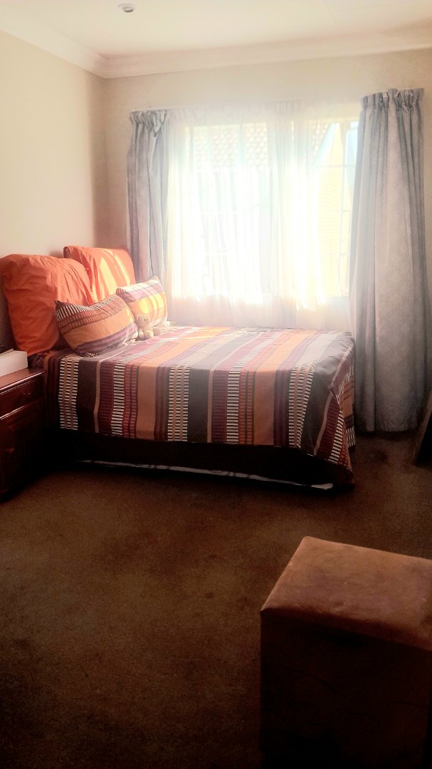 3 Bedroom Property for Sale in Die Hoewes Gauteng
