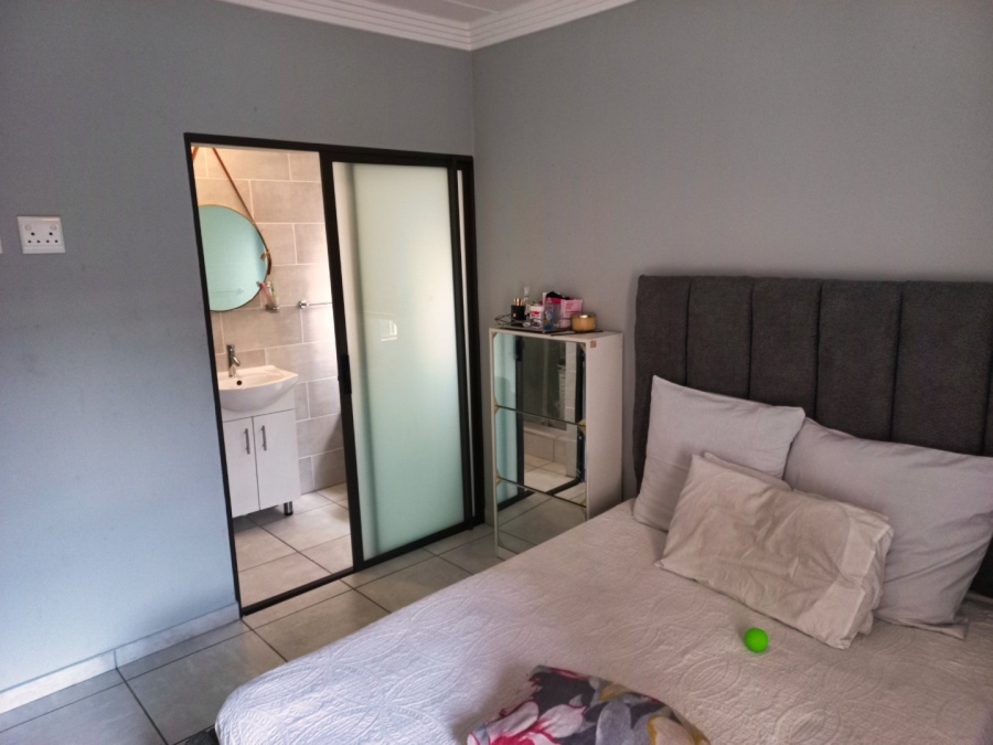 2 Bedroom Property for Sale in Jansenpark Gauteng