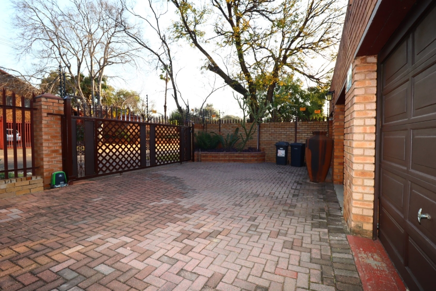 3 Bedroom Property for Sale in Meyerspark Gauteng