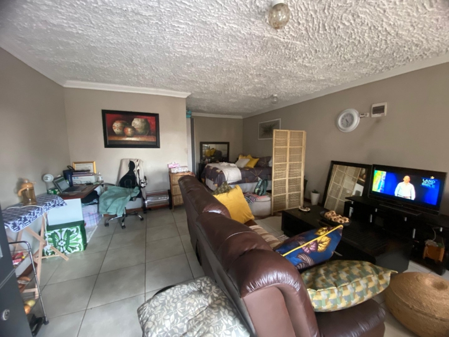 10 Bedroom Property for Sale in Silverton Gauteng