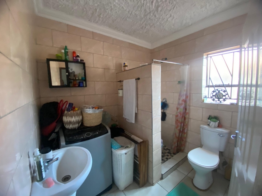 10 Bedroom Property for Sale in Silverton Gauteng