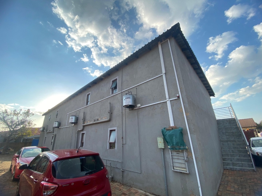 10 Bedroom Property for Sale in Silverton Gauteng