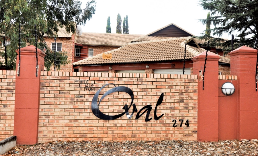 2 Bedroom Property for Sale in Die Hoewes Gauteng