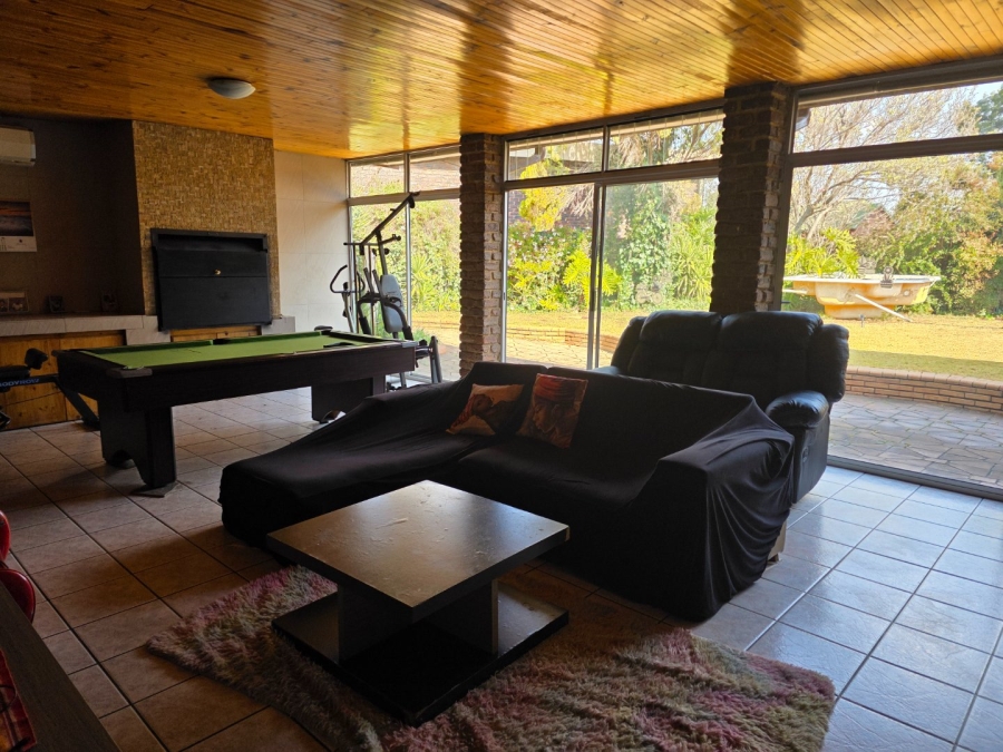 To Let 4 Bedroom Property for Rent in Flora Gardens Gauteng