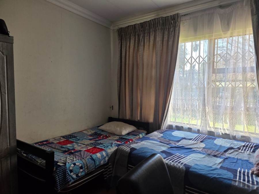 To Let 4 Bedroom Property for Rent in Flora Gardens Gauteng