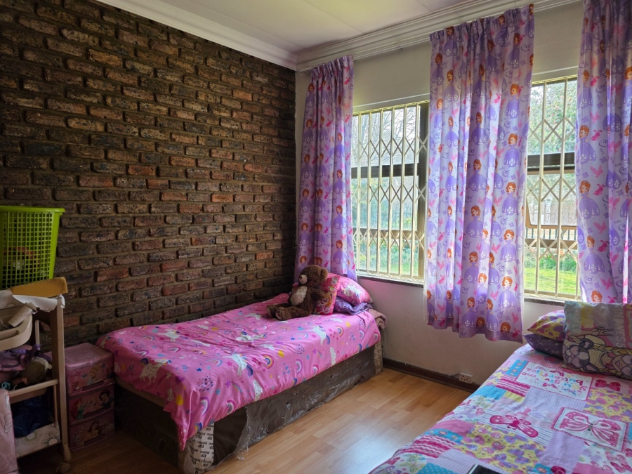 To Let 4 Bedroom Property for Rent in Flora Gardens Gauteng