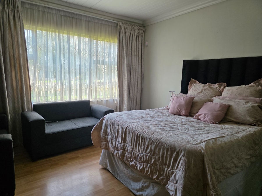 To Let 4 Bedroom Property for Rent in Flora Gardens Gauteng
