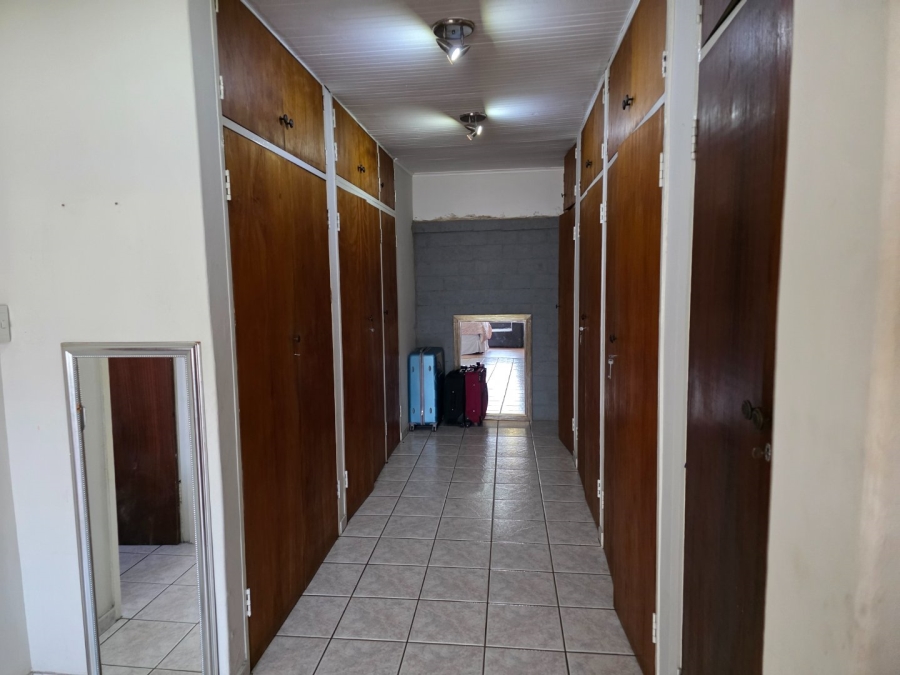To Let 4 Bedroom Property for Rent in Flora Gardens Gauteng