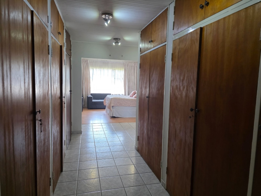 To Let 4 Bedroom Property for Rent in Flora Gardens Gauteng