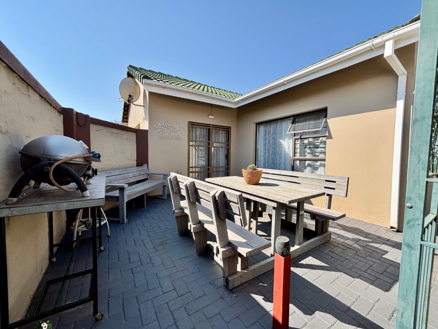 3 Bedroom Property for Sale in Erasmus Gauteng