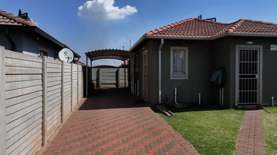 2 Bedroom Property for Sale in Sky City Gauteng