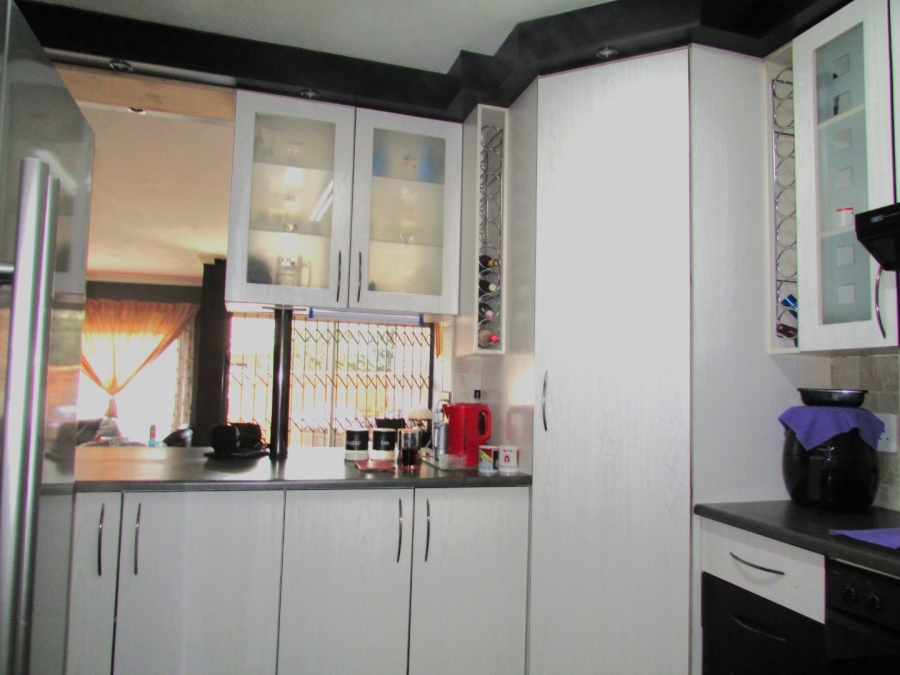 3 Bedroom Property for Sale in Flora Gardens Gauteng