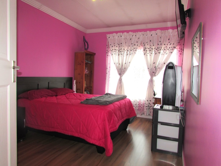 3 Bedroom Property for Sale in Flora Gardens Gauteng