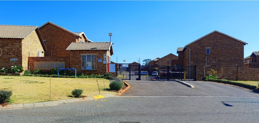 2 Bedroom Property for Sale in Chloorkop Gauteng