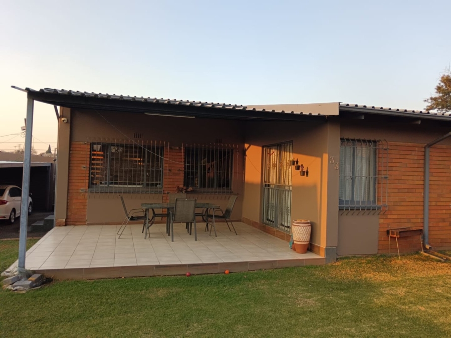 2 Bedroom Property for Sale in Klopperpark Gauteng