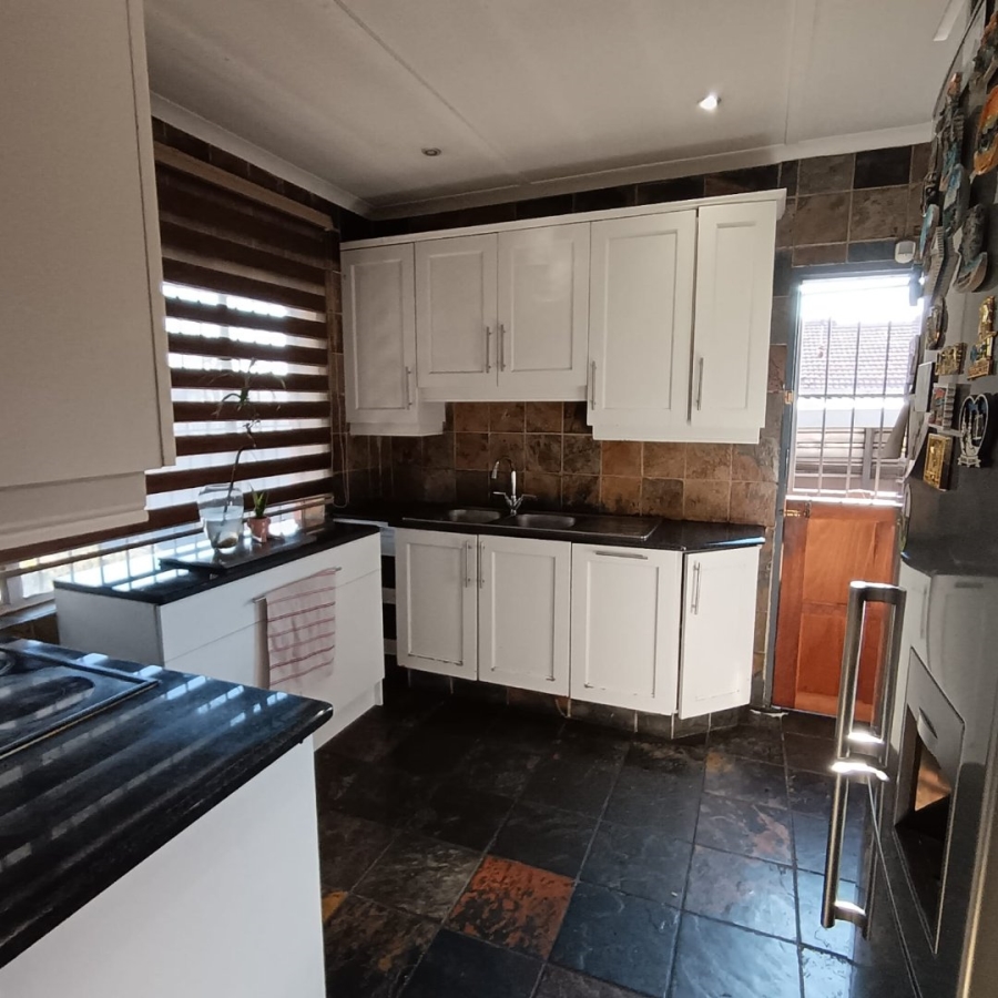 2 Bedroom Property for Sale in Klopperpark Gauteng