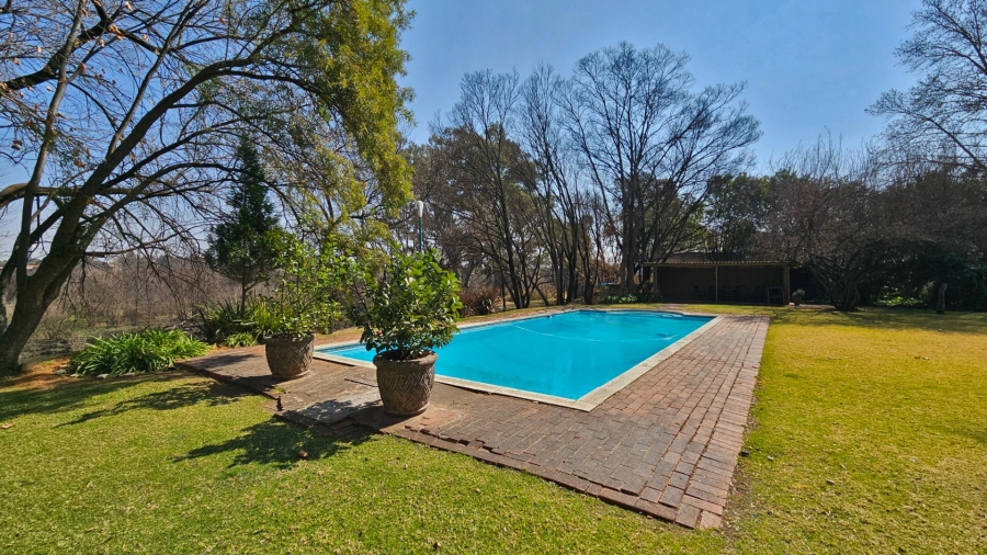 3 Bedroom Property for Sale in Three Rivers Proper Gauteng