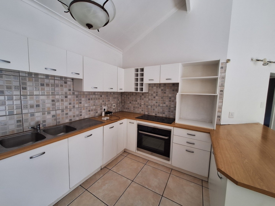 4 Bedroom Property for Sale in Rooihuiskraal Gauteng