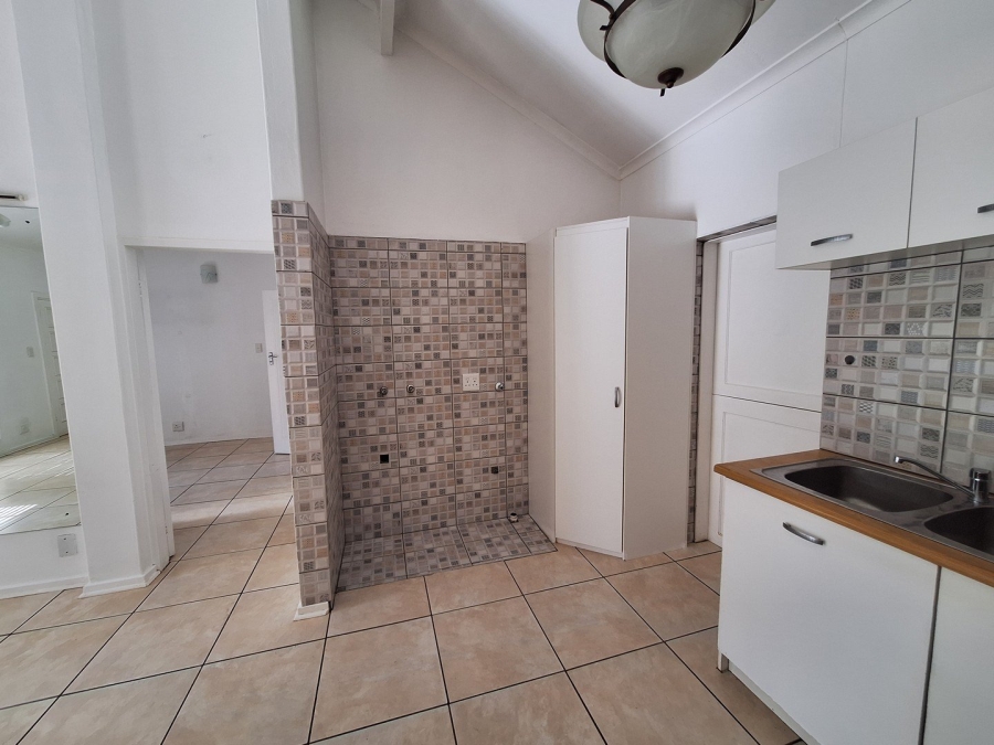 4 Bedroom Property for Sale in Rooihuiskraal Gauteng