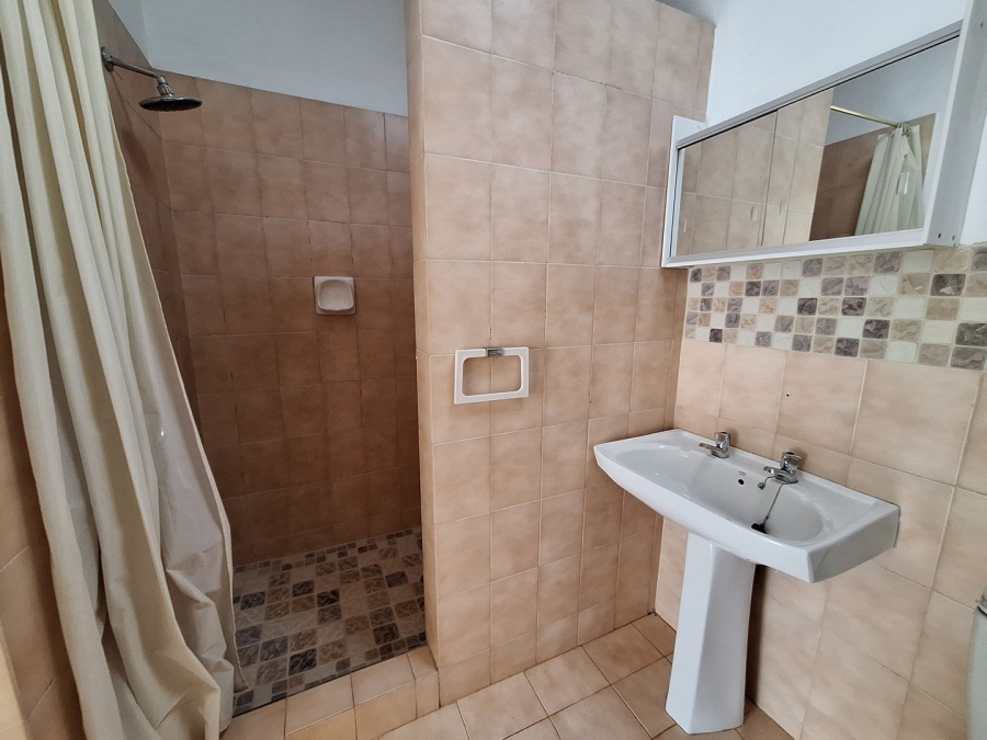 4 Bedroom Property for Sale in Rooihuiskraal Gauteng