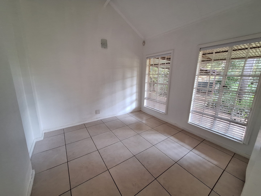 4 Bedroom Property for Sale in Rooihuiskraal Gauteng