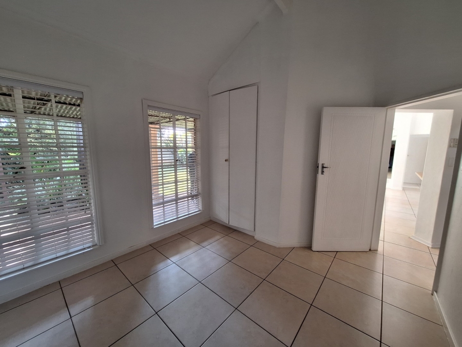 4 Bedroom Property for Sale in Rooihuiskraal Gauteng