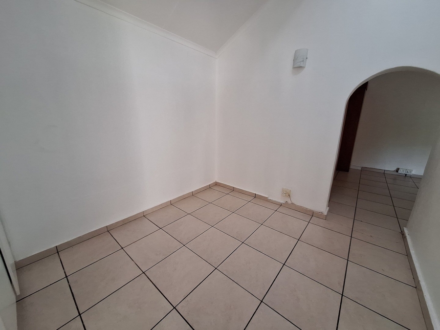 4 Bedroom Property for Sale in Rooihuiskraal Gauteng