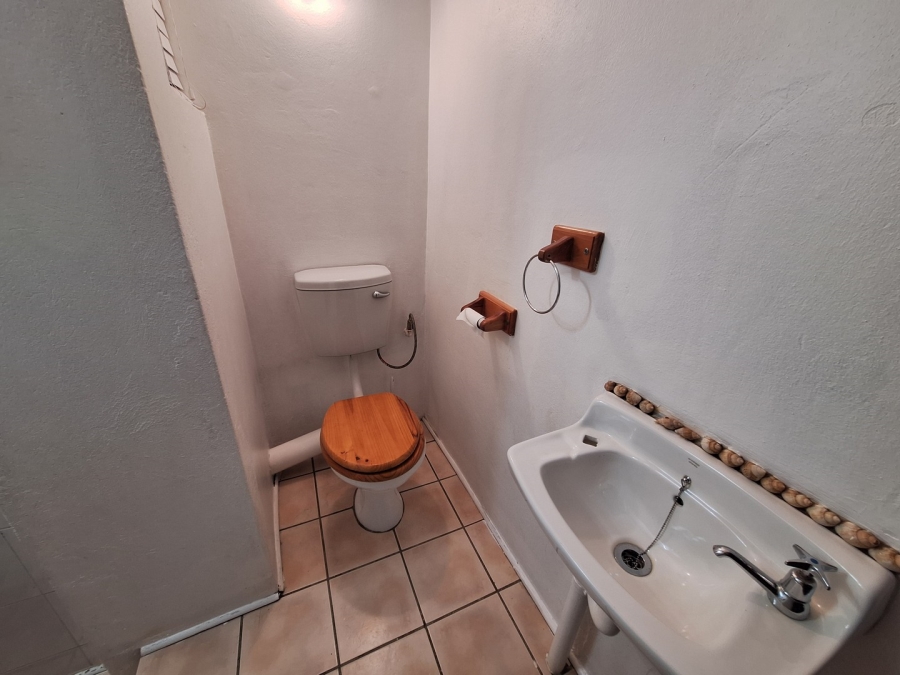 4 Bedroom Property for Sale in Rooihuiskraal Gauteng