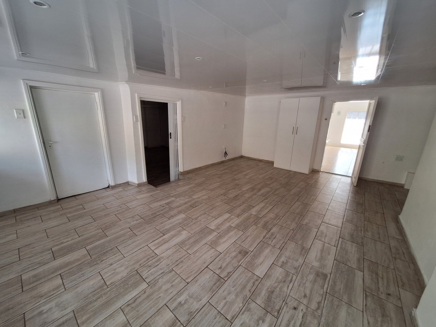 4 Bedroom Property for Sale in Rooihuiskraal Gauteng