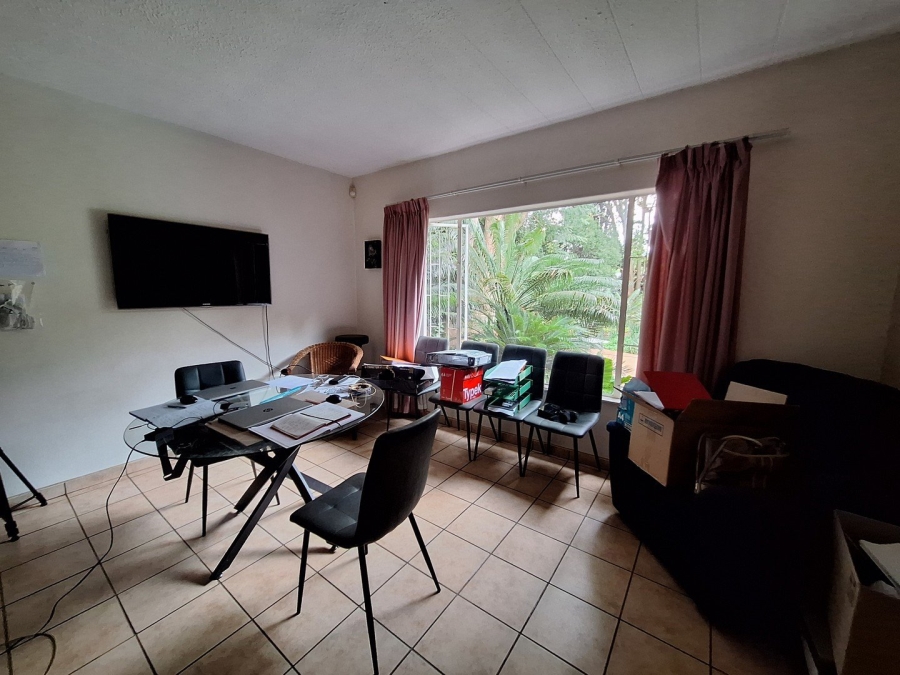 4 Bedroom Property for Sale in Rooihuiskraal Gauteng