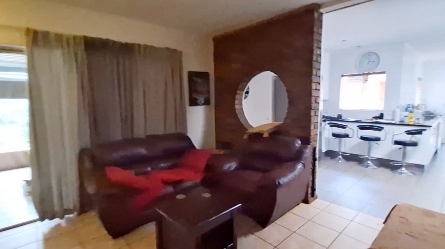 4 Bedroom Property for Sale in Rooihuiskraal Gauteng