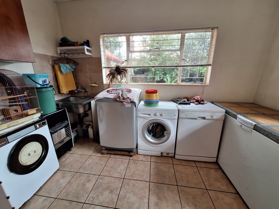 4 Bedroom Property for Sale in Rooihuiskraal Gauteng