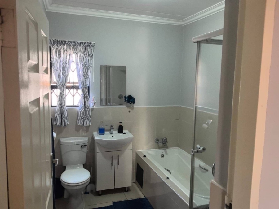 To Let 2 Bedroom Property for Rent in Fairlead Gauteng