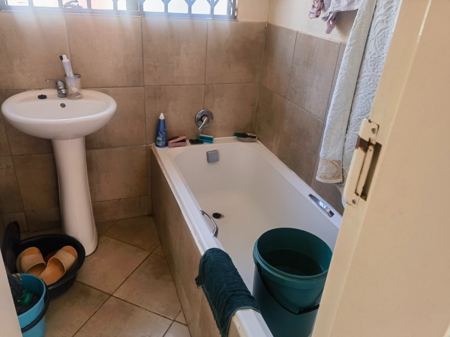 2 Bedroom Property for Sale in Alliance Gauteng