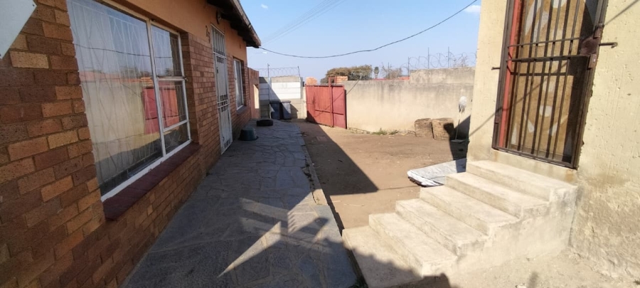 9 Bedroom Property for Sale in South Hills Gauteng