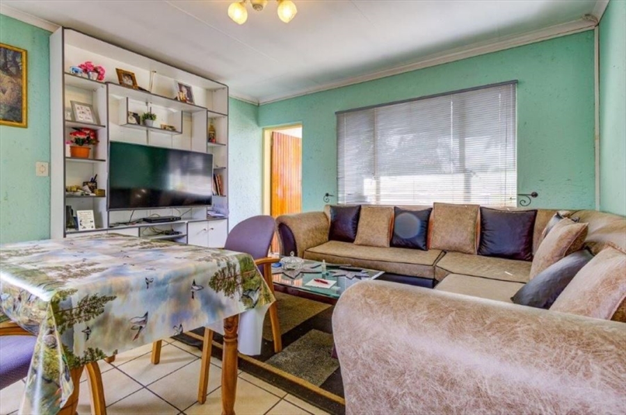 3 Bedroom Property for Sale in Glen Marais Gauteng