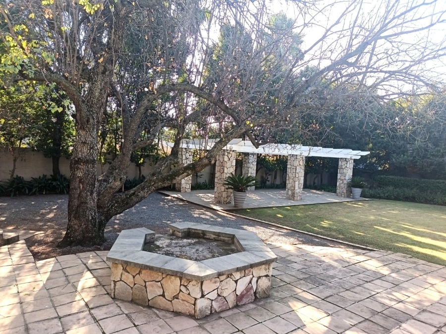 5 Bedroom Property for Sale in Silver Lakes Golf Estate Gauteng