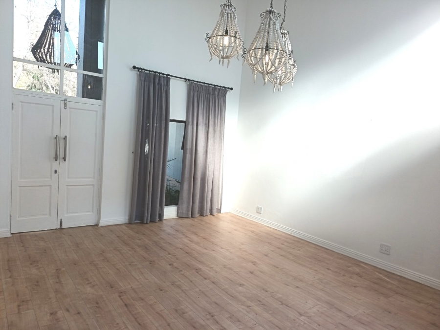 5 Bedroom Property for Sale in Silver Lakes Golf Estate Gauteng