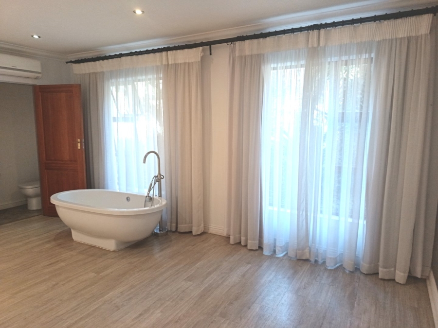 5 Bedroom Property for Sale in Silver Lakes Golf Estate Gauteng