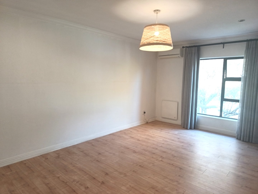 5 Bedroom Property for Sale in Silver Lakes Golf Estate Gauteng