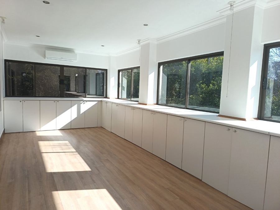5 Bedroom Property for Sale in Silver Lakes Golf Estate Gauteng