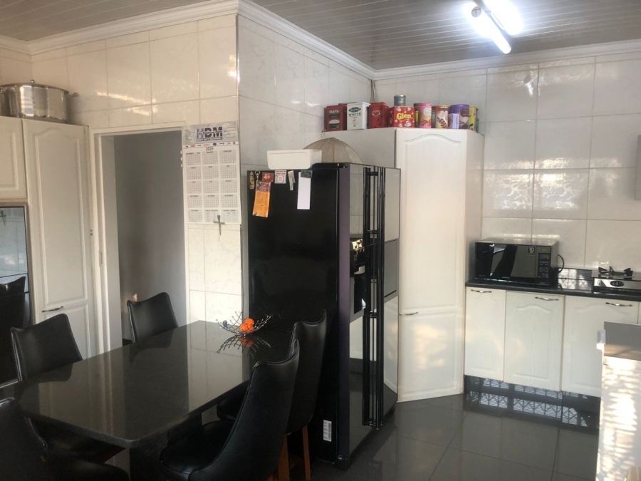 4 Bedroom Property for Sale in Lombardy East Gauteng