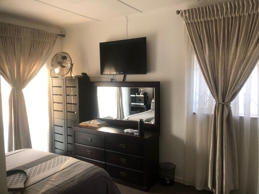 4 Bedroom Property for Sale in Lombardy East Gauteng